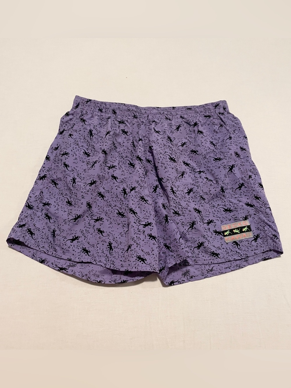 Gecko Hawaii Vintage Style All Over Lizard Print Swim Trunks Shorts Purple M